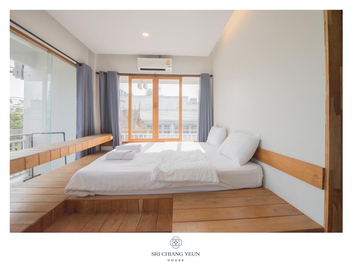 Sri Chiang Yeun House Hotel Chiang Mai Exterior photo