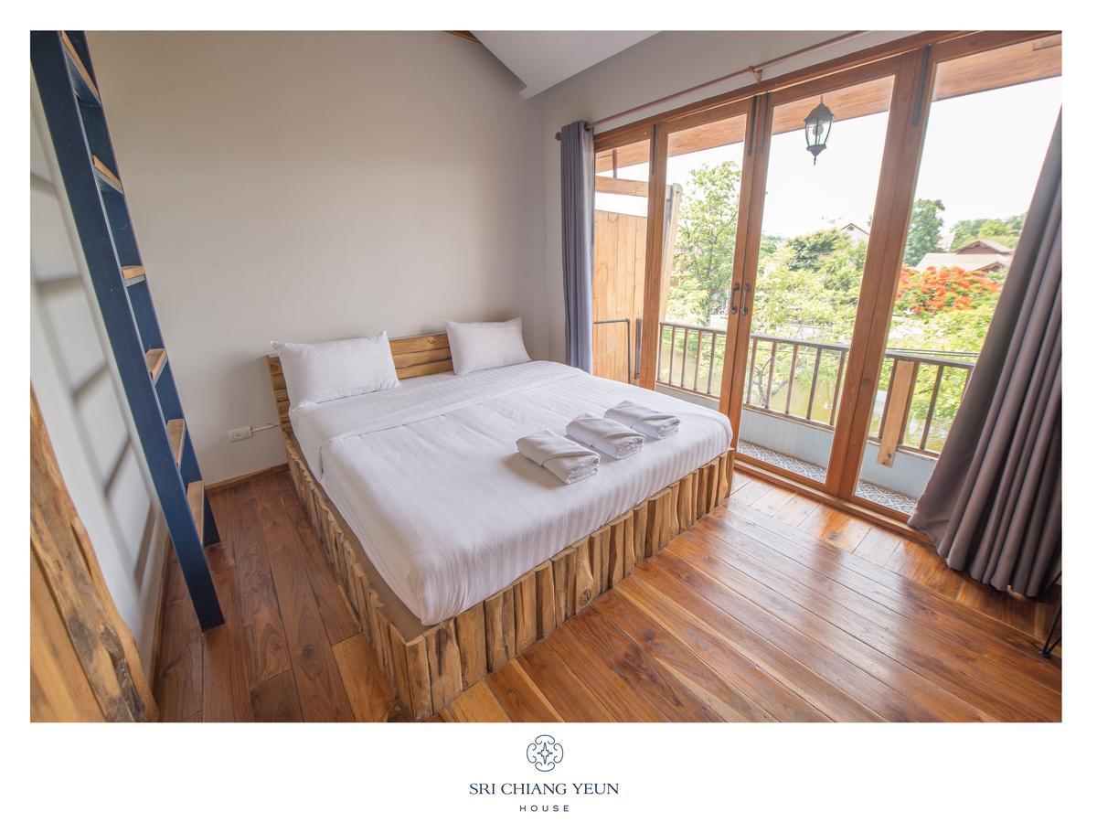 Sri Chiang Yeun House Hotel Chiang Mai Exterior photo