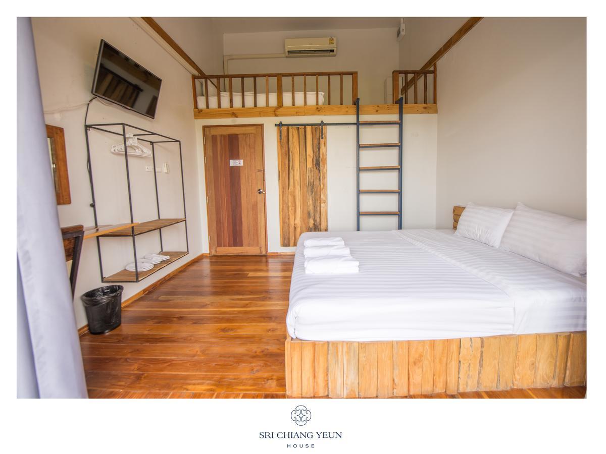 Sri Chiang Yeun House Hotel Chiang Mai Exterior photo