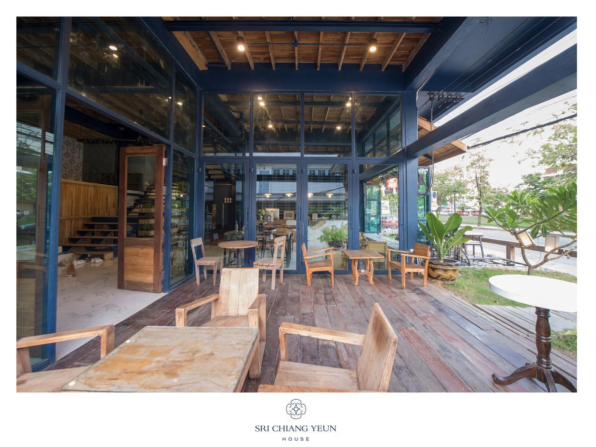 Sri Chiang Yeun House Hotel Chiang Mai Exterior photo