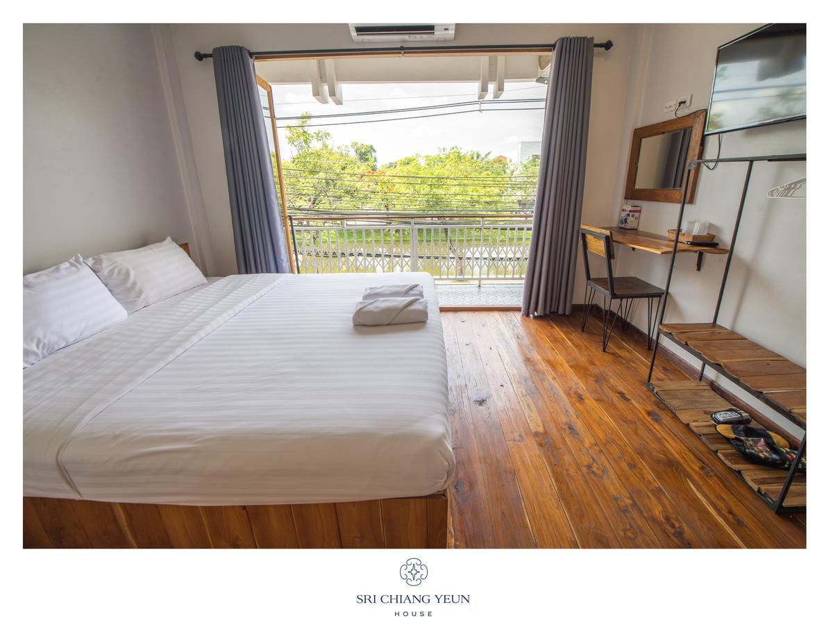 Sri Chiang Yeun House Hotel Chiang Mai Exterior photo