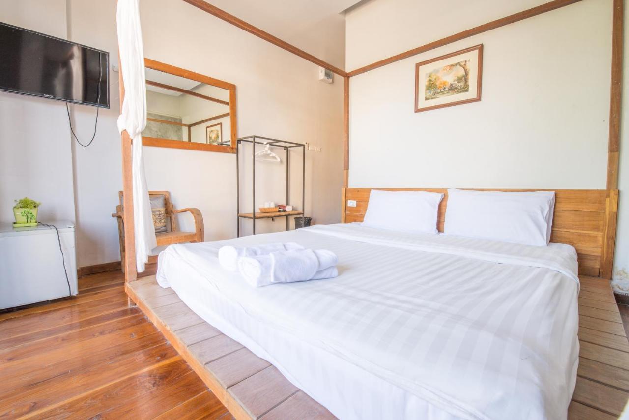 Sri Chiang Yeun House Hotel Chiang Mai Exterior photo