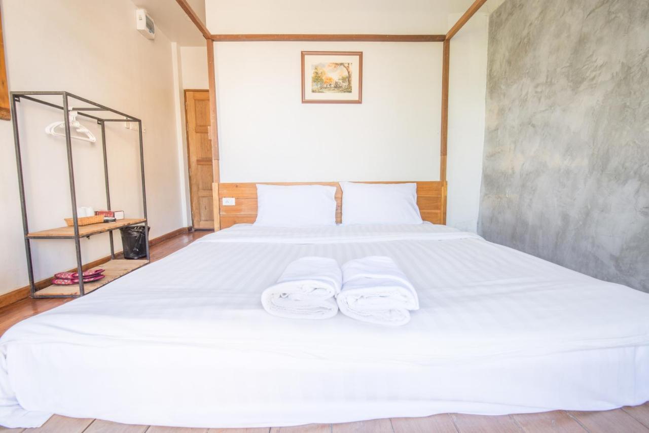 Sri Chiang Yeun House Hotel Chiang Mai Exterior photo