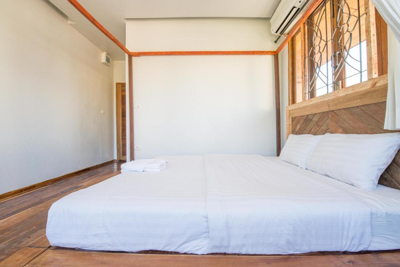 Sri Chiang Yeun House Hotel Chiang Mai Exterior photo